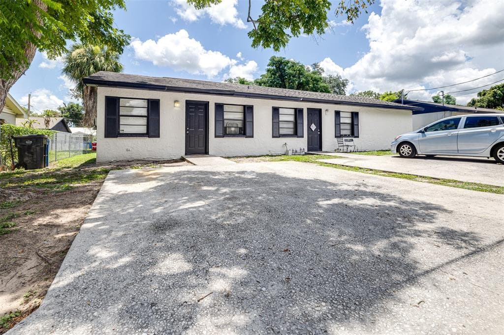 5228 LEMON AVENUE SEFFNER, FL 33584