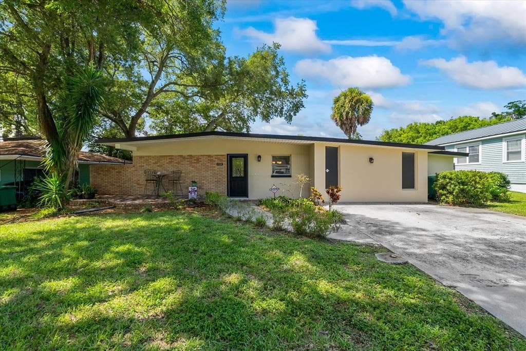 1538 W RIVER LANE TAMPA, FL 33603