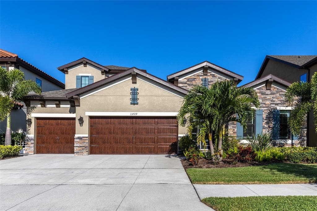 13729 MOONSTONE CANYON DRIVE