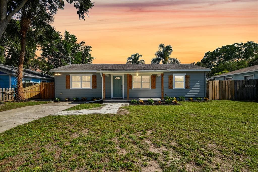 3310 W PAXTON AVENUE TAMPA, FL 33611