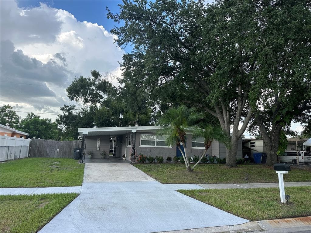 7412 PATRICIAN PLACE TAMPA, FL 33619