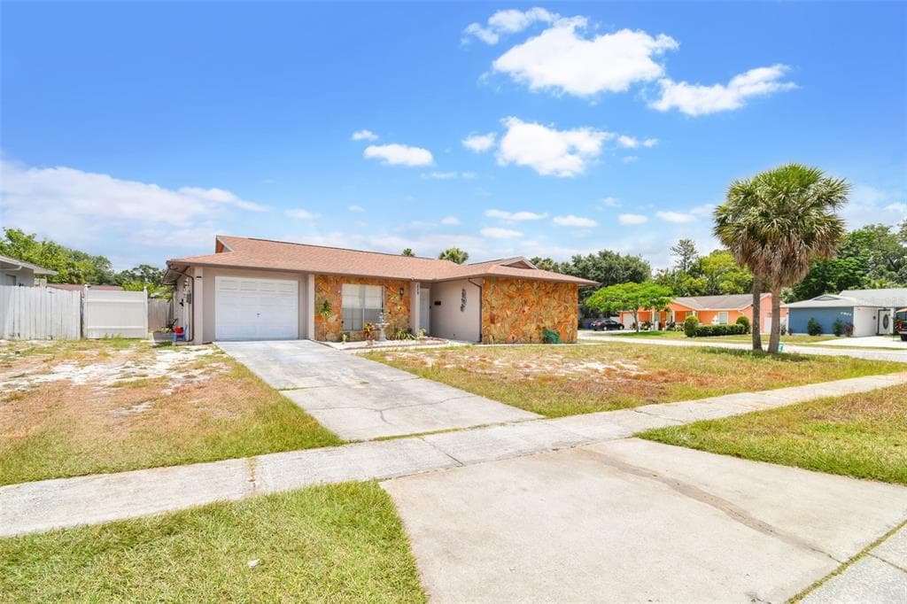 8401 WOODHURST DRIVE TAMPA, FL 33615