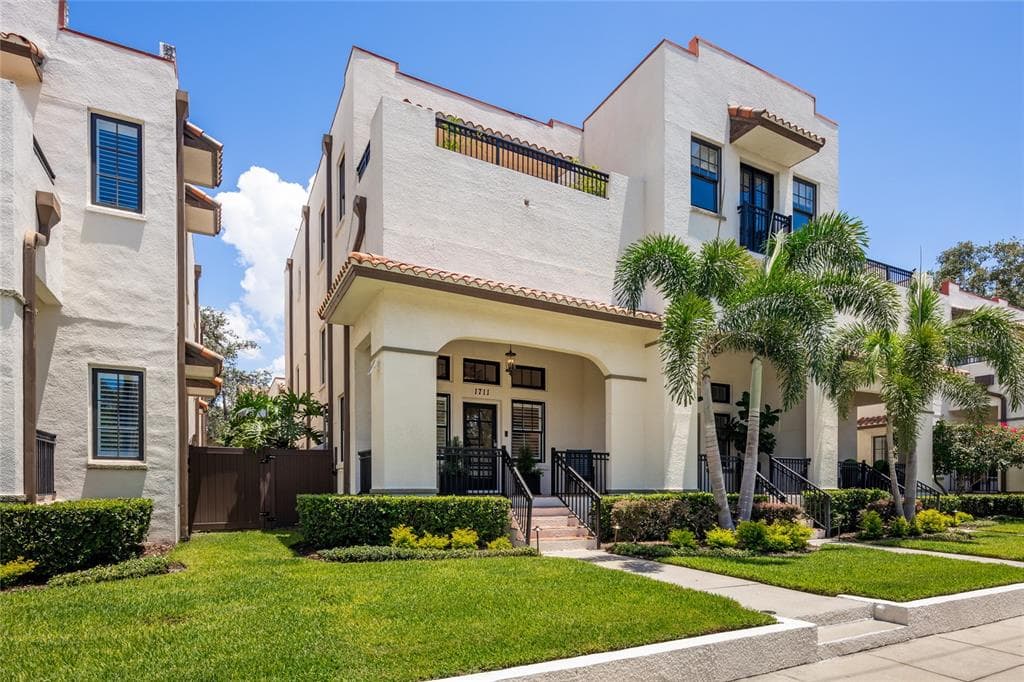 1711 W WATROUS AVENUE TAMPA, FL 33606