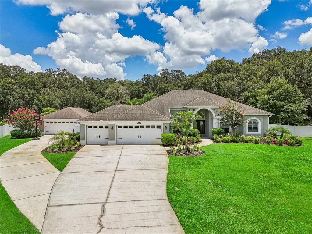 9478 SWIFT CREEK CIRCLE DOVER, FL 33527