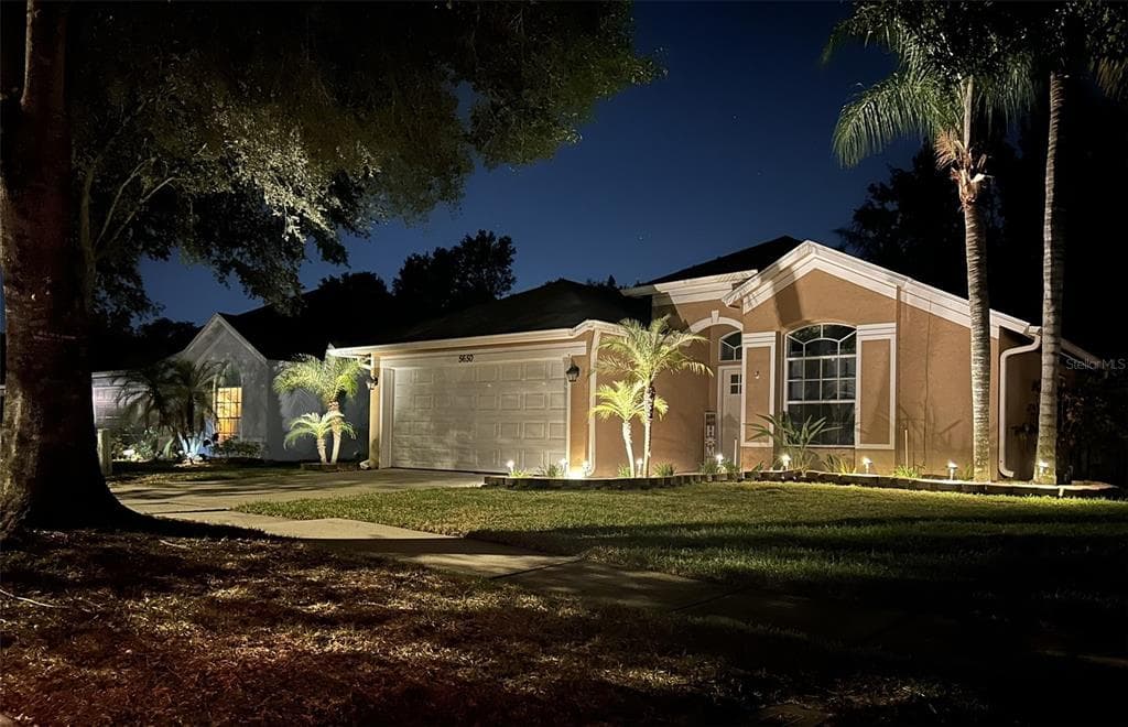 5650 PADDOCK TRAIL DRIVE TAMPA, FL 33624