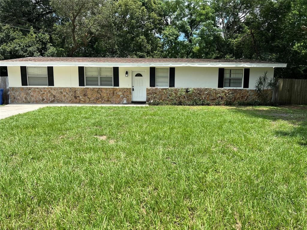 14813 WEDGEWOOD DRIVE TAMPA, FL 33613