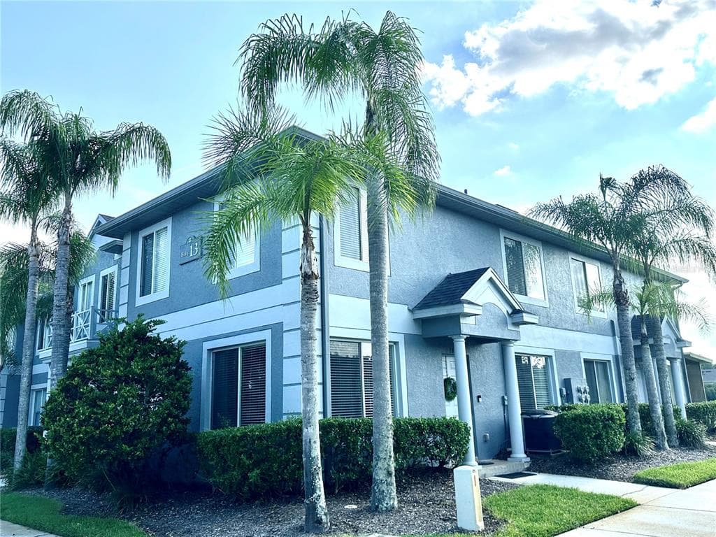 18120 PARADISE POINT DRIVE TAMPA, FL 33647