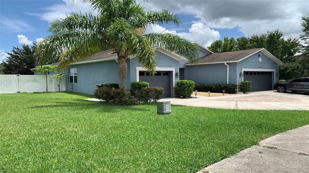 2301 GOLDEN ASTER STREET CLERMONT, FL 34711