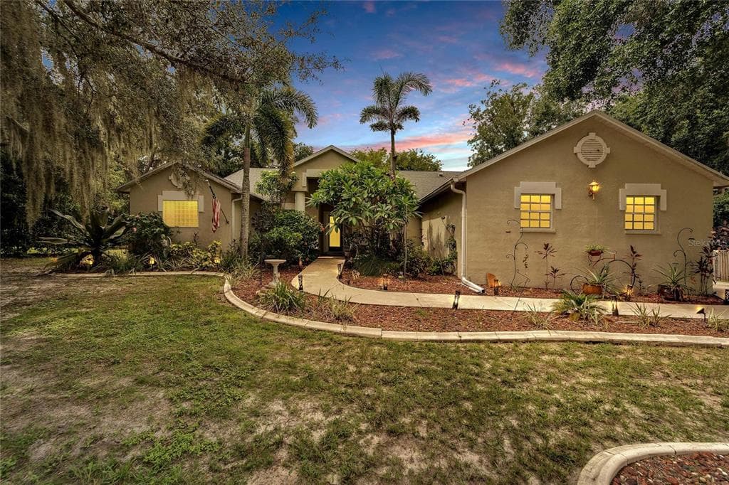 12204 BASS OAK COURT RIVERVIEW, FL 33569