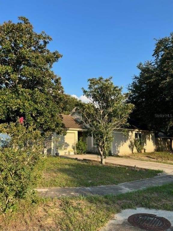 566 CONURE ST STREET