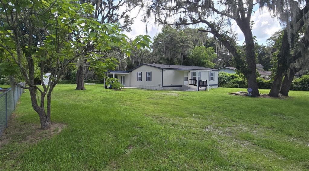 4066 AMBER ROAD VALRICO, FL 33594