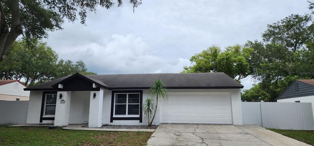 2241 CRYSTAL GROVE LANE LAKELAND, FL 33801