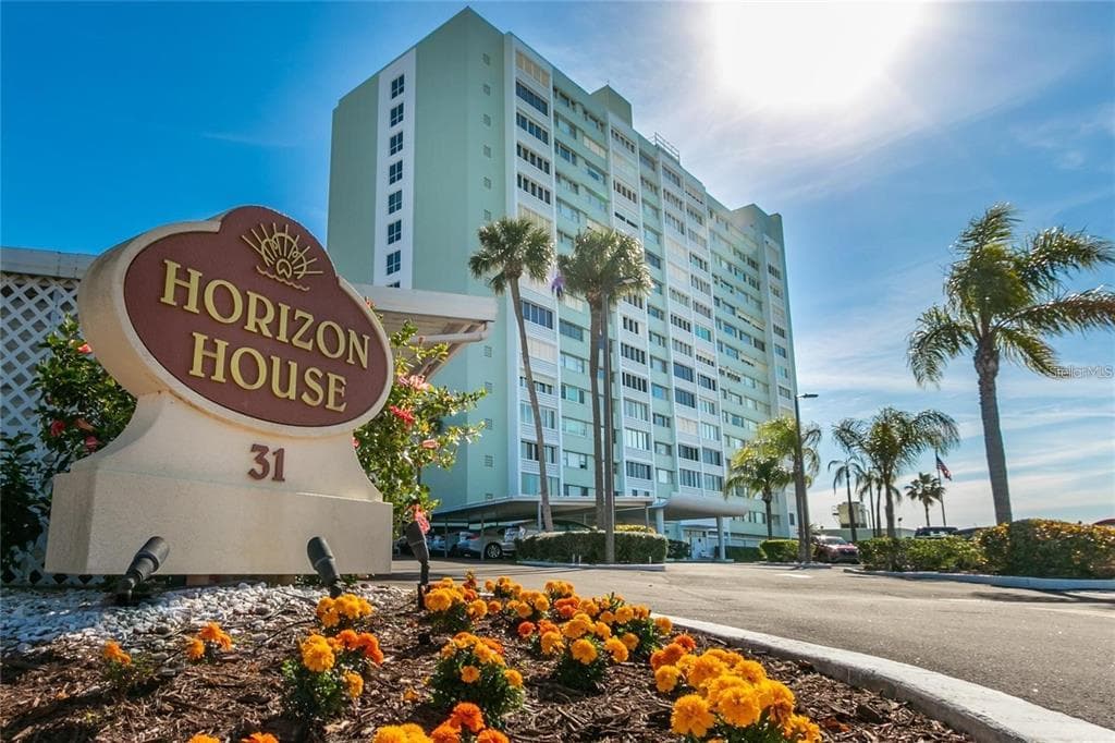 31 ISLAND WAY UNIT 1001 CLEARWATER BEACH, FL 33767