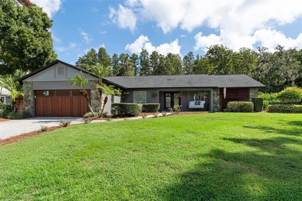 1160 WISPER RUN COURT LUTZ, FL 33558