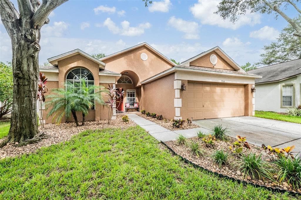 9330 HIDDEN WATER CIRCLE RIVERVIEW, FL 33578