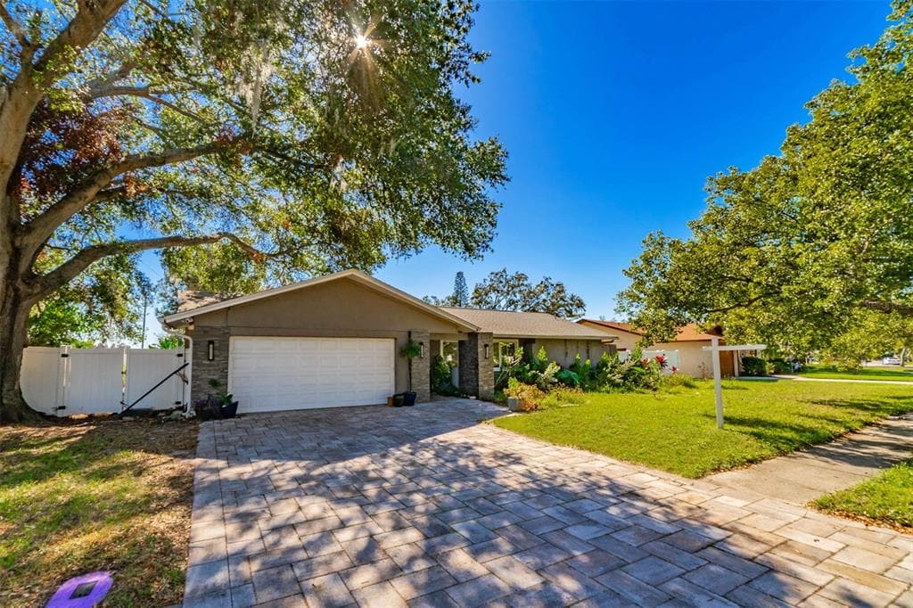 2495 STAG RUN BOULEVARD