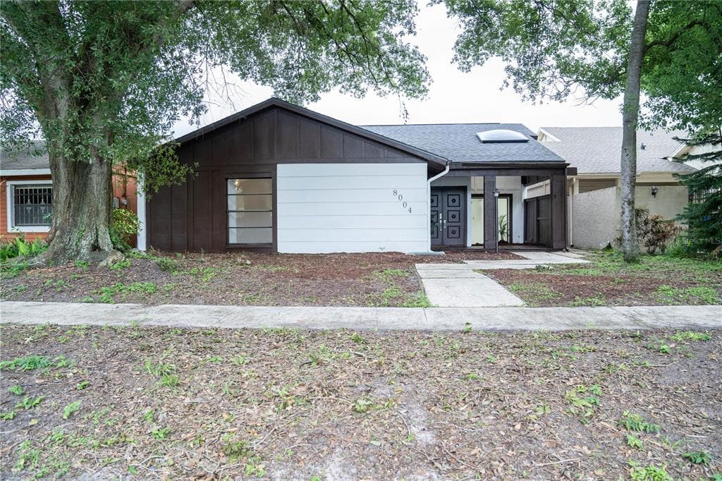 8004 LA SERENA DRIVE TAMPA, FL 33614