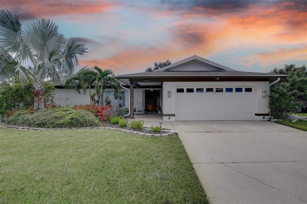 2098 SWAN LANE SAFETY HARBOR, FL 34695