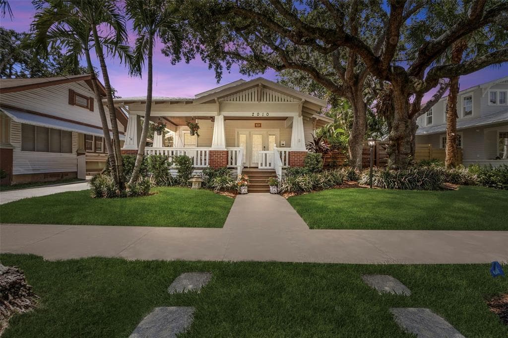 2010 W DEKLE AVENUE TAMPA, FL 33606