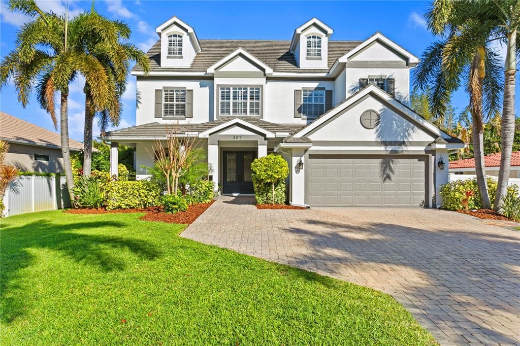 301 TOLEDO WAY NE ST PETERSBURG, FL 33704