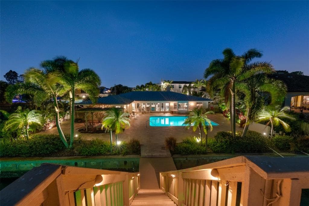 5105 W LONGFELLOW AVENUE TAMPA, FL 33629