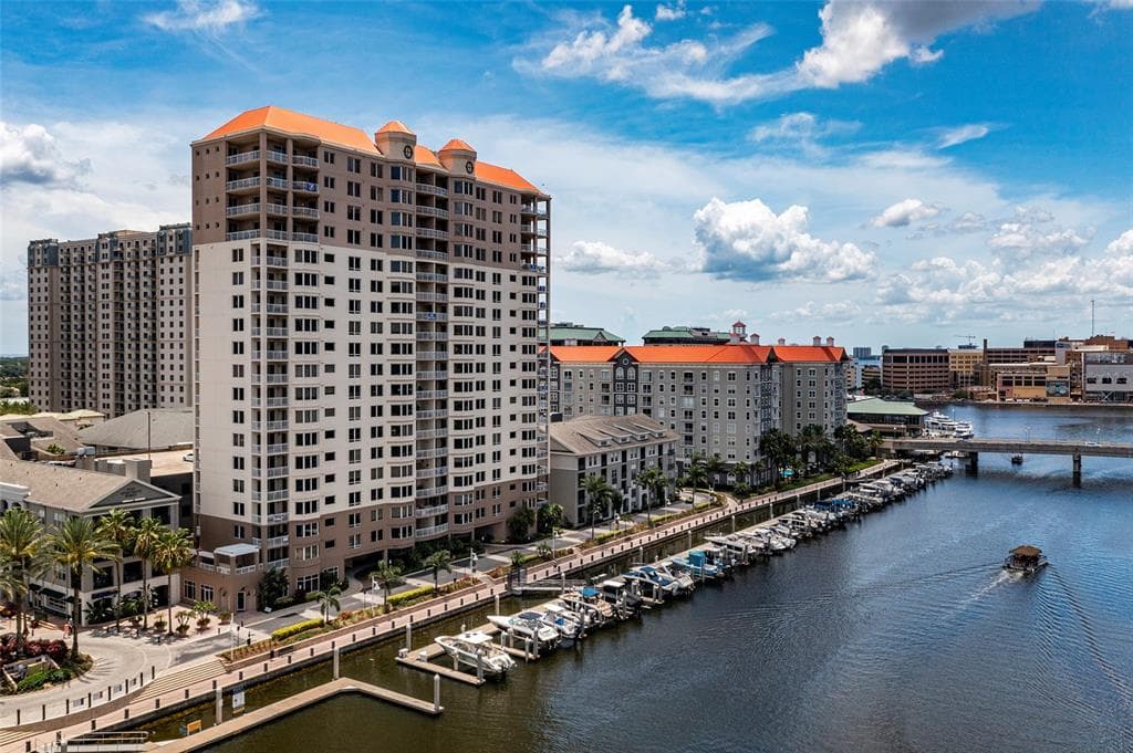 371 CHANNELSIDE WALK WAY UNIT 902 TAMPA, FL 33602