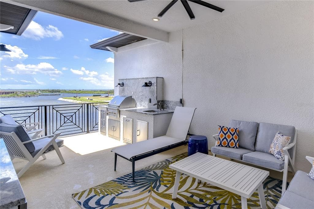 5351 BRIDGE STREET UNIT 31 TAMPA, FL 33611