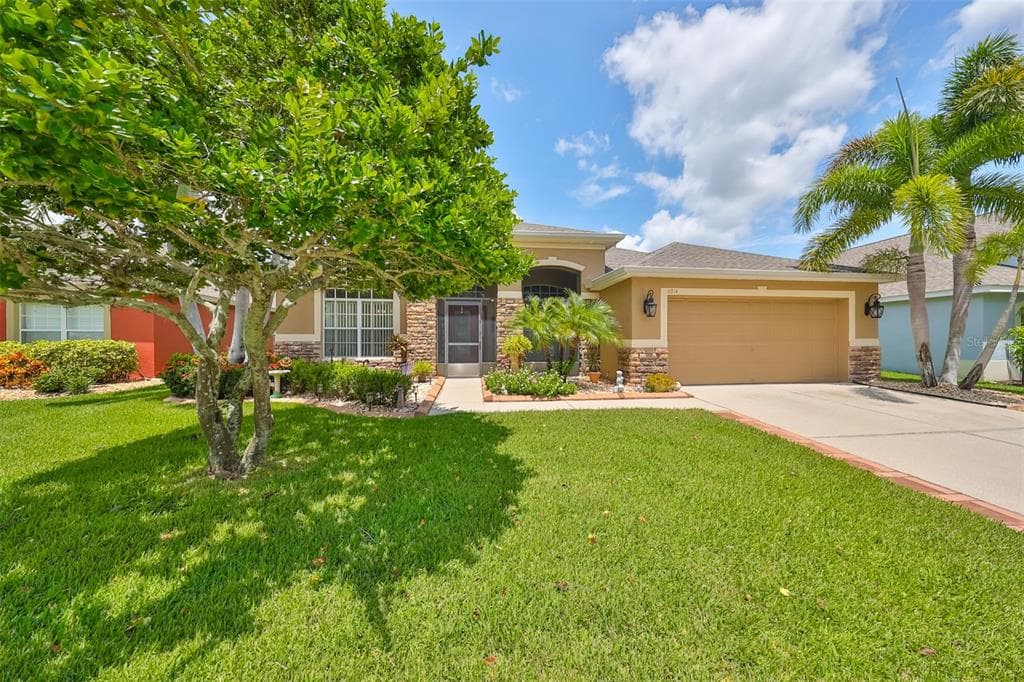 6814 CROMWELL GARDEN DRIVE APOLLO BEACH, FL 33572