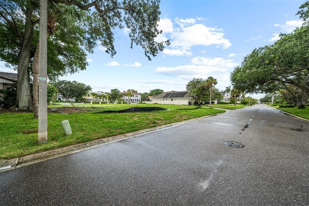 4914 W BAY WAY PLACE TAMPA, FL 33629