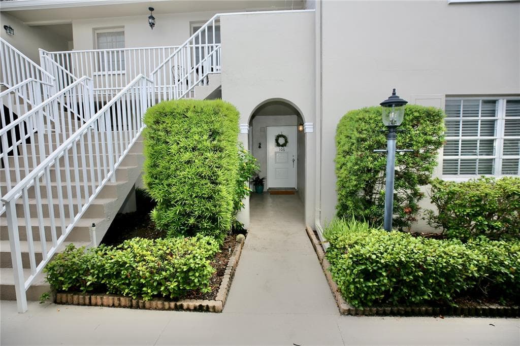 919 OSCEOLA ROAD UNIT 106 BELLEAIR, FL 33756