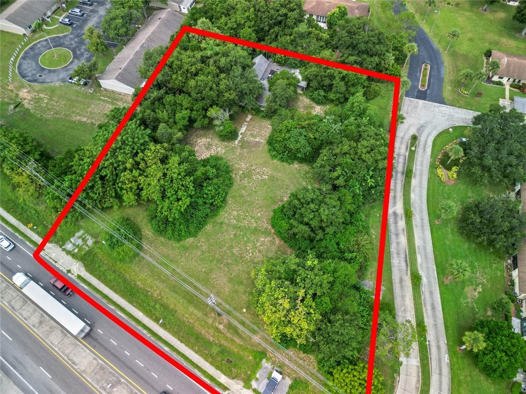 30035 STATE ROAD 19 TAVARES, FL 32778