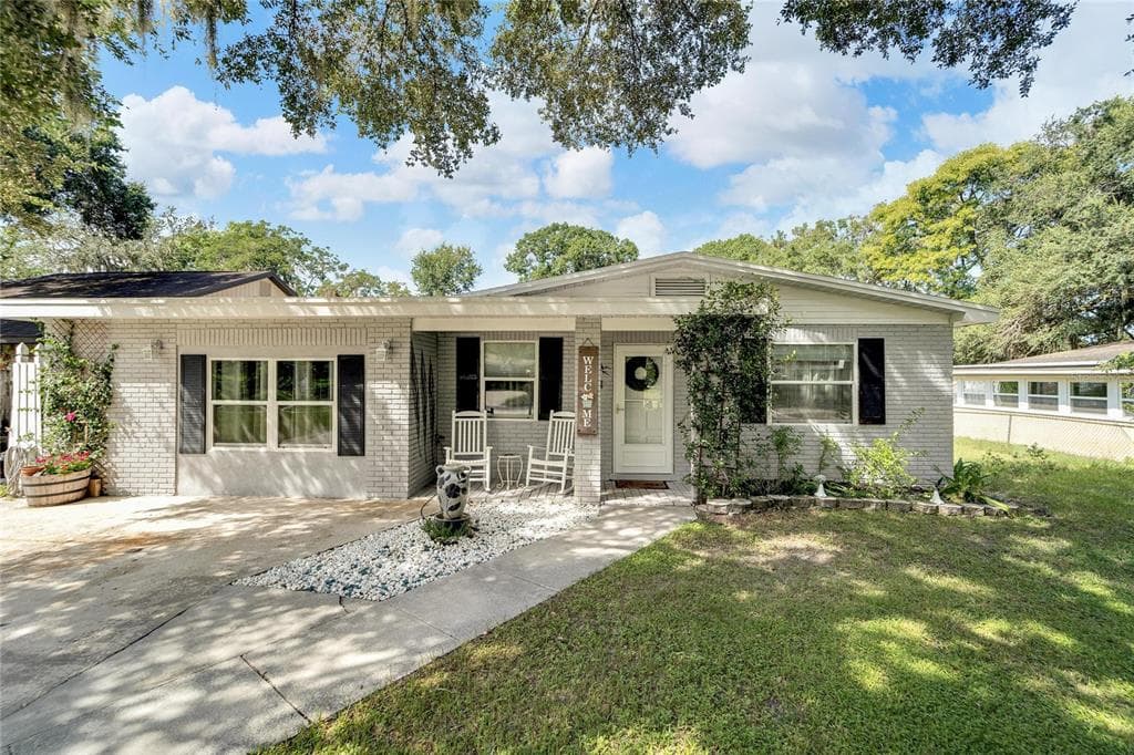309 FERN CLIFF AVENUE TEMPLE TERRACE, FL 33617
