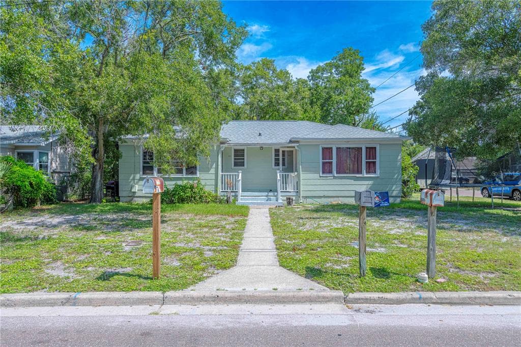 916 MAGNOLIA DRIVE CLEARWATER, FL 33756