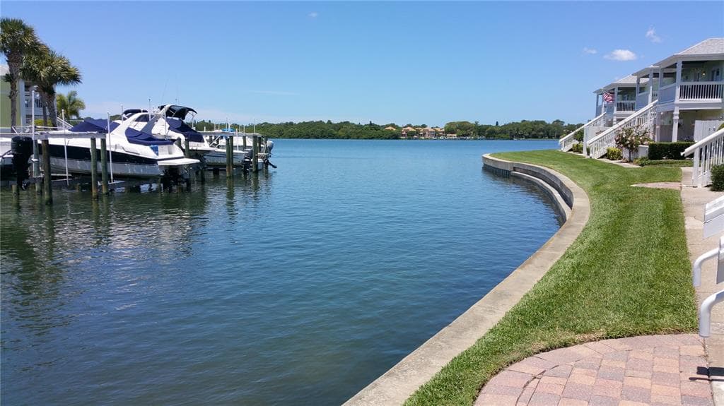 5177 SALMON DRIVE SE UNIT A ST PETERSBURG, FL 33705