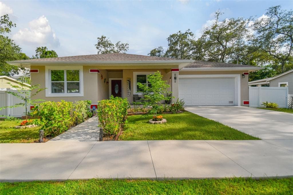 815 E 145TH AVENUE TAMPA, FL 33613
