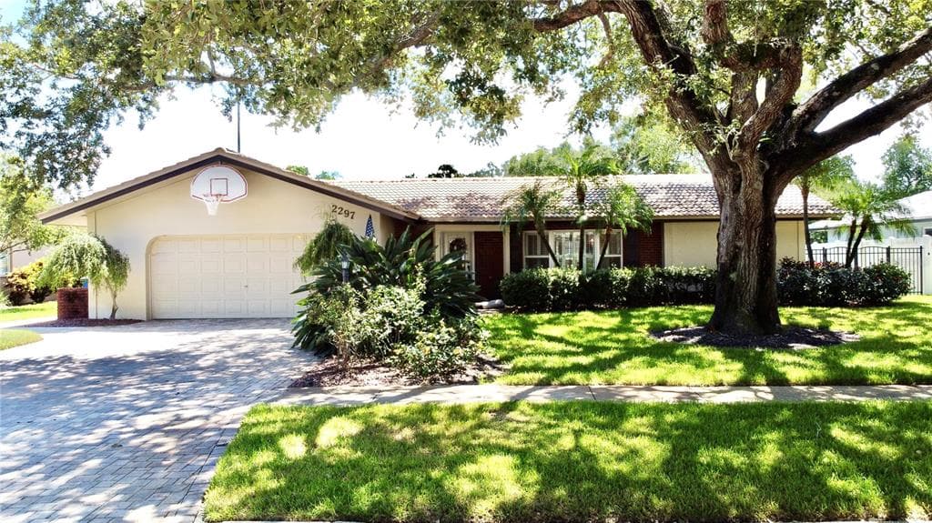 2297 MINNEOLA ROAD
