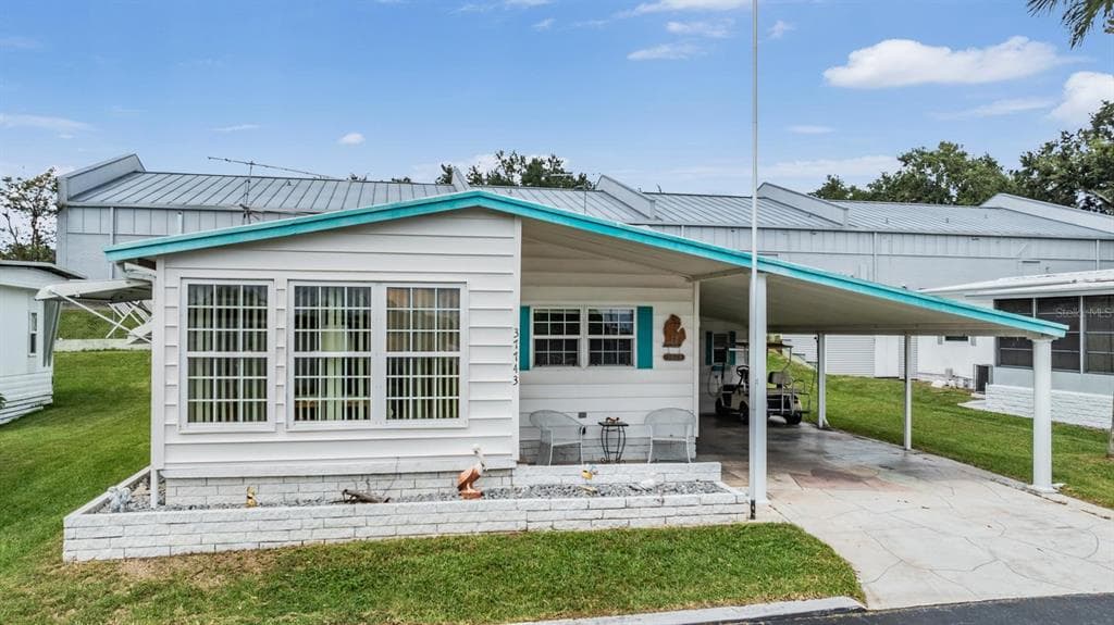 37743 MISSION HILLS AVENUE ZEPHYRHILLS, FL 33541