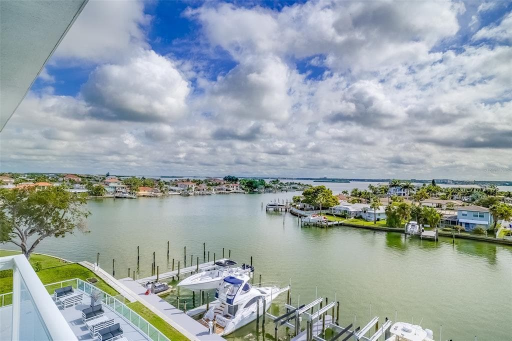 415 ISLAND WAY UNIT 505 CLEARWATER, FL 33767