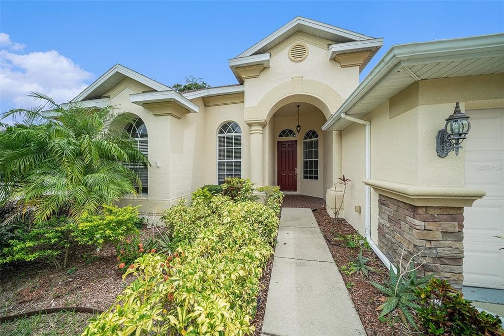 1704 CRESSWELL MANOR COURT DOVER, FL 33527