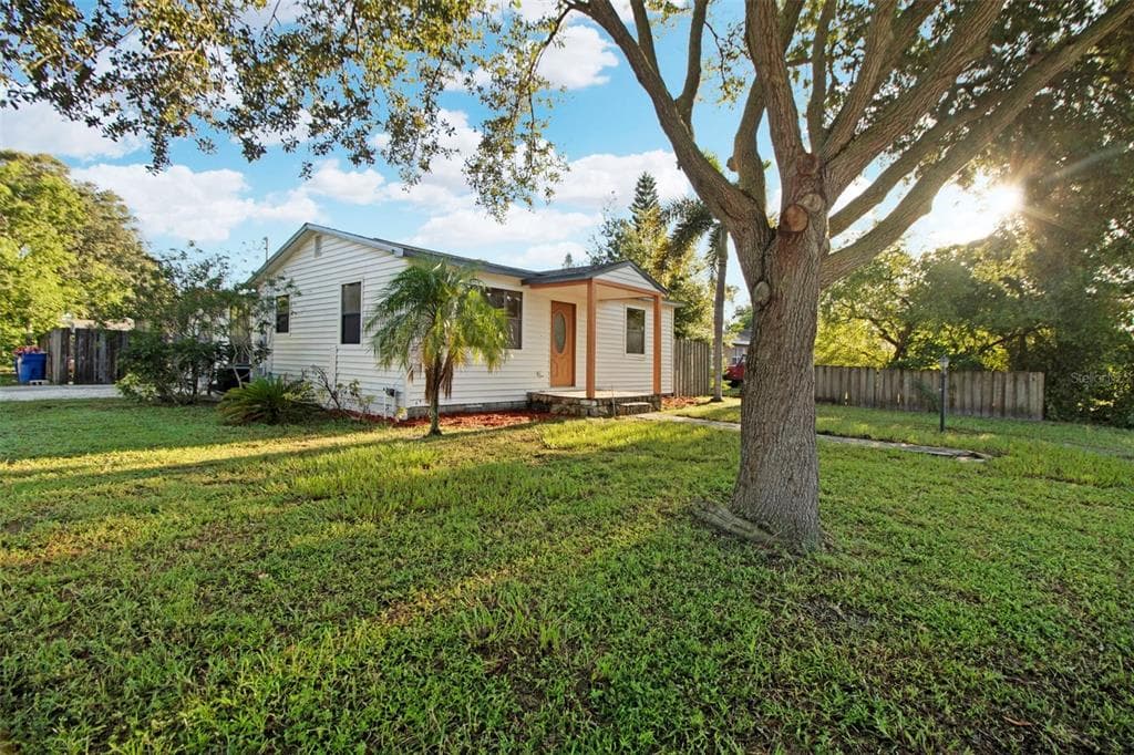 4649 18TH AVENUE N ST PETERSBURG, FL 33713
