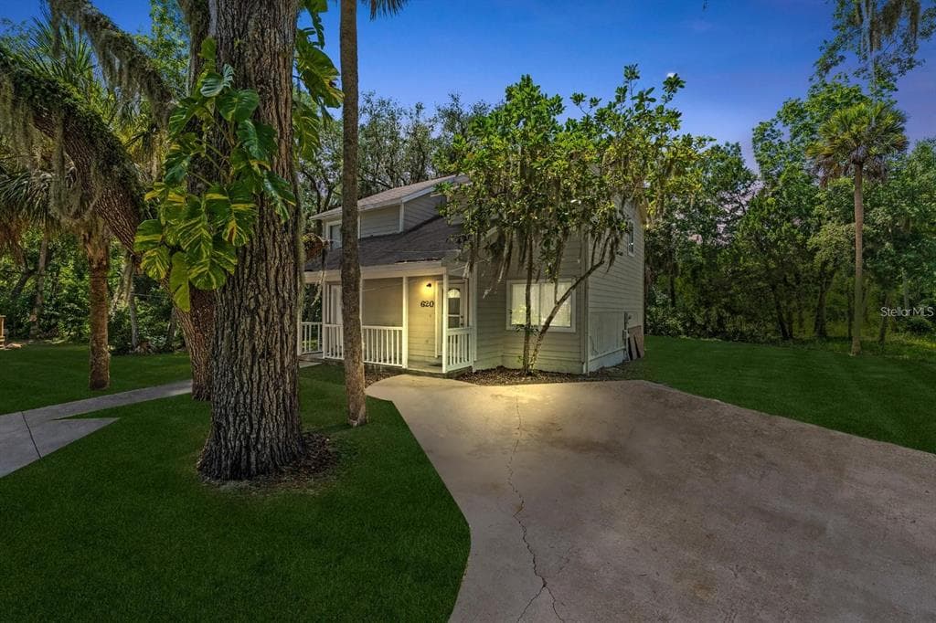 610-612 / 614-616 WARN REE CIRCLE NEW SMYRNA BEACH, FL 32168