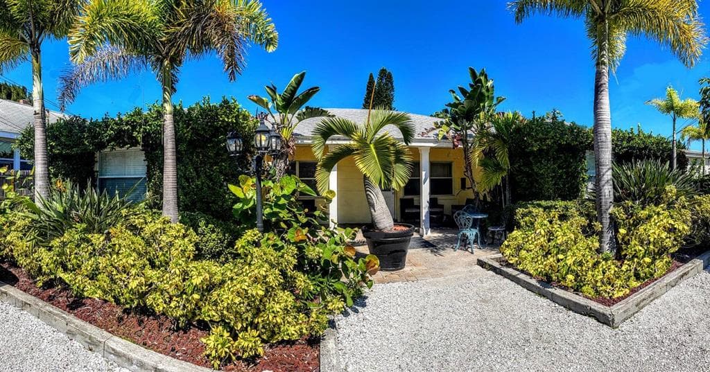 42 SOMERSET STREET CLEARWATER BEACH, FL 33767