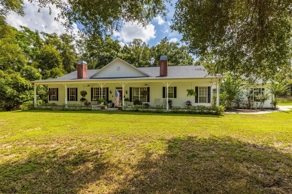 1404 PLATEAU DRIVE BROOKSVILLE, FL 34602