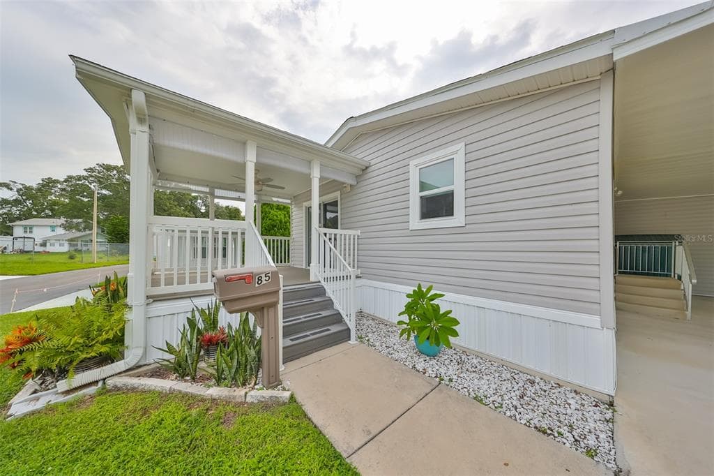 980 7TH STREET NW UNIT 85 LARGO, FL 33770