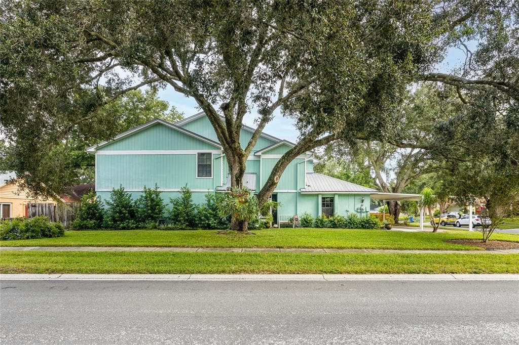 1701 TALLOWTREE CIRCLE VALRICO, FL 33594