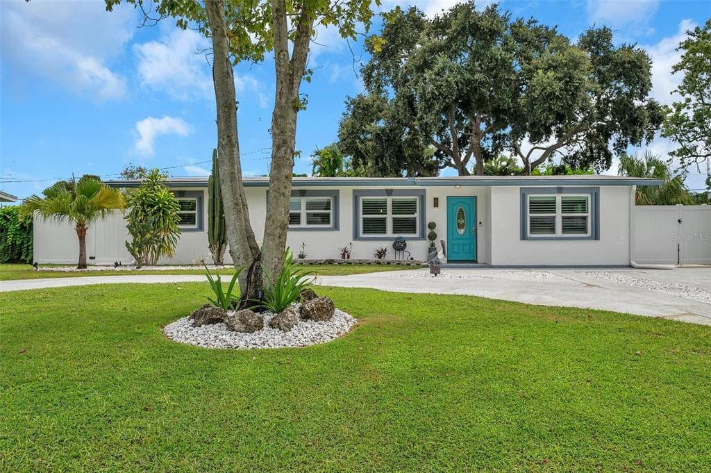 8664 NARCISSUS AVENUE SEMINOLE, FL 33777