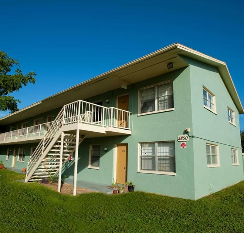 3890 GREENWAY DRIVE SARASOTA, FL 34232