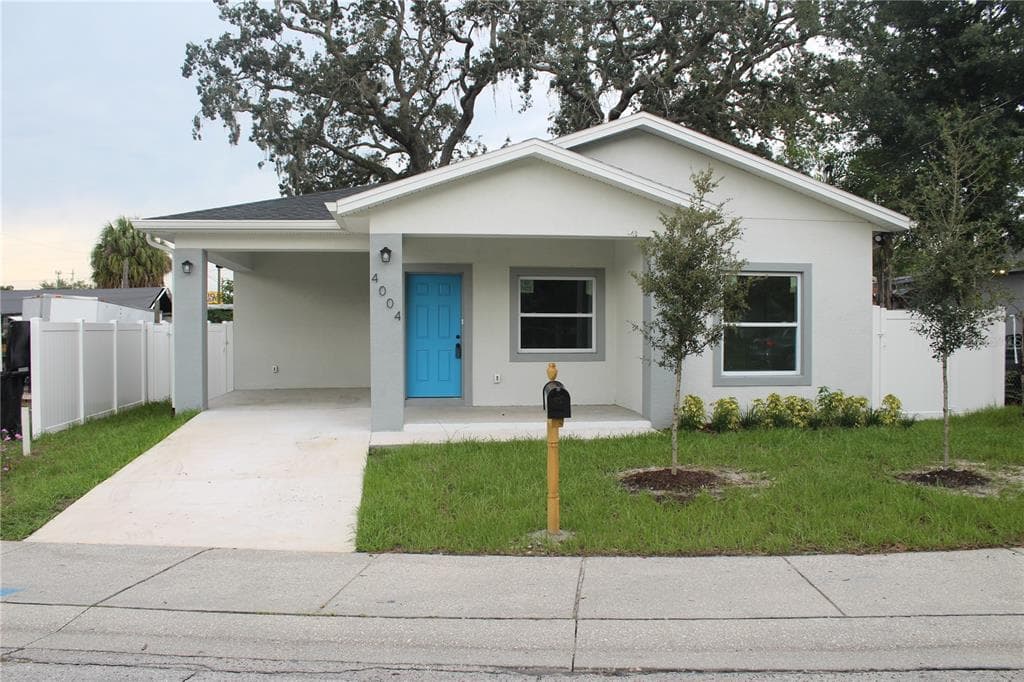 4004 E OSBORNE AVENUE TAMPA, FL 33610