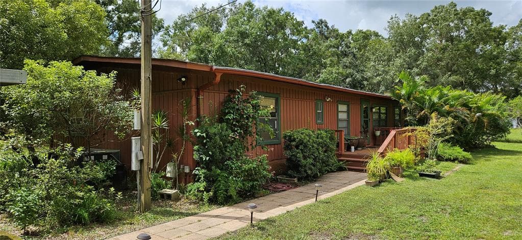 17218 EAGLE LANE LUTZ, FL 33558