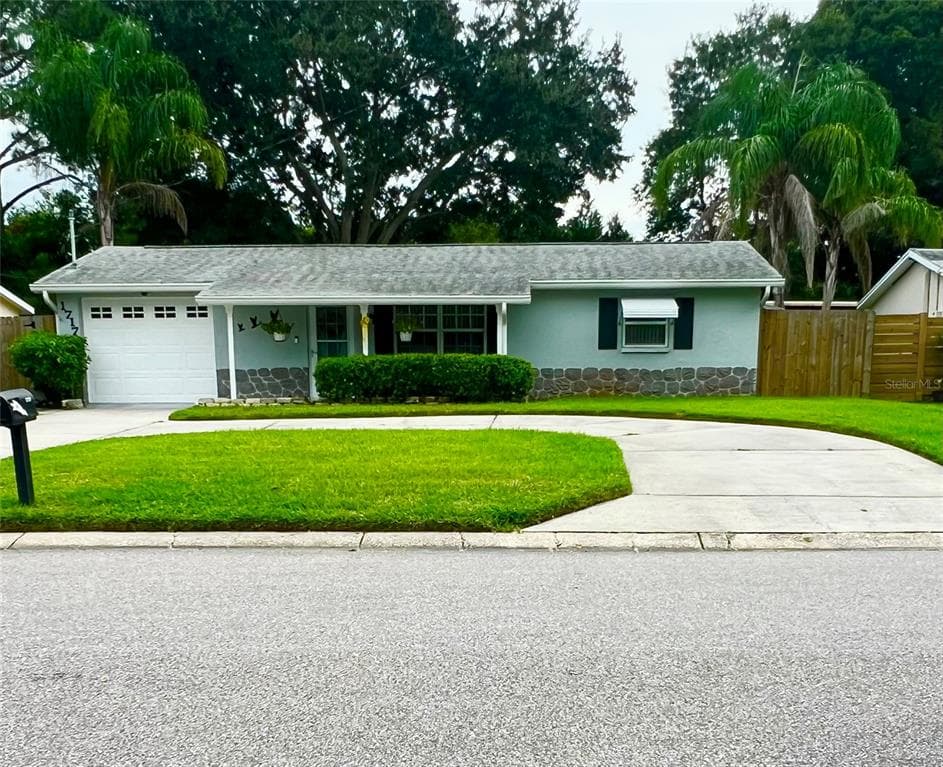 1717 LINWOOD CIRCLE CLEARWATER, FL 33755